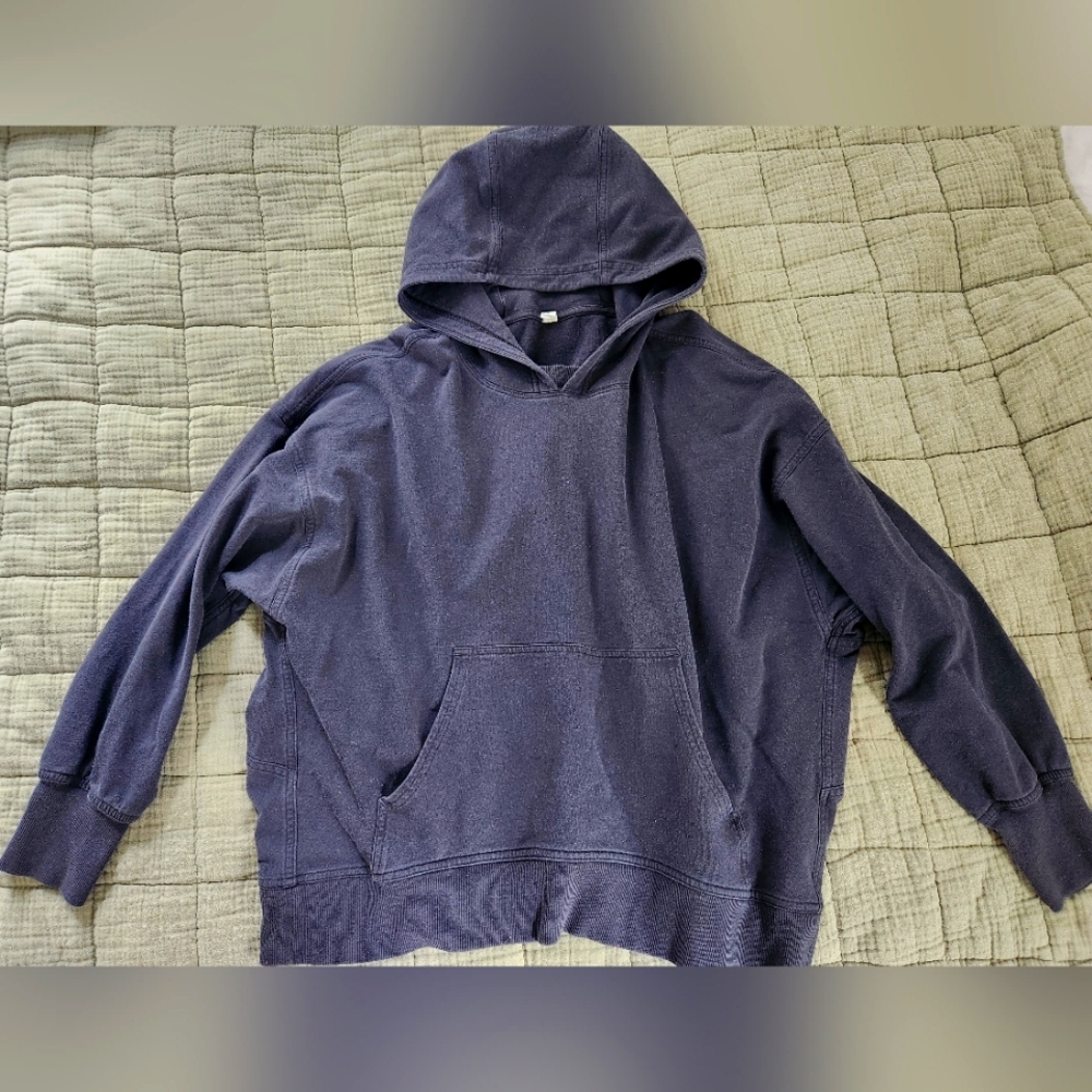 Black Lululemon Size 10 Sweatshirt